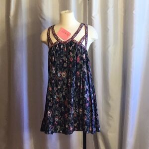 NWOT lightweight dress by FLYING TOMATO in size medium